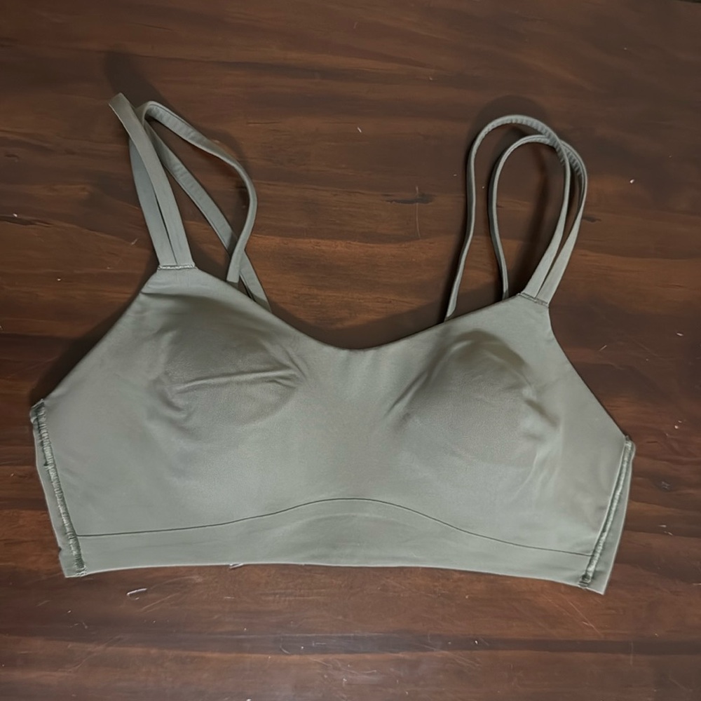 Lululemon like a cloud sports bra